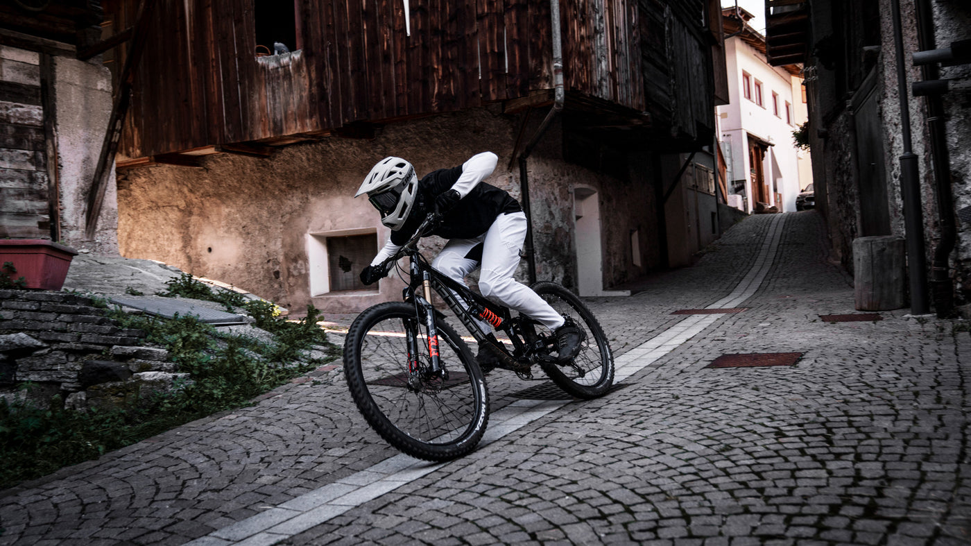 Limar Livigno full face bike helmet worn by mountain biker