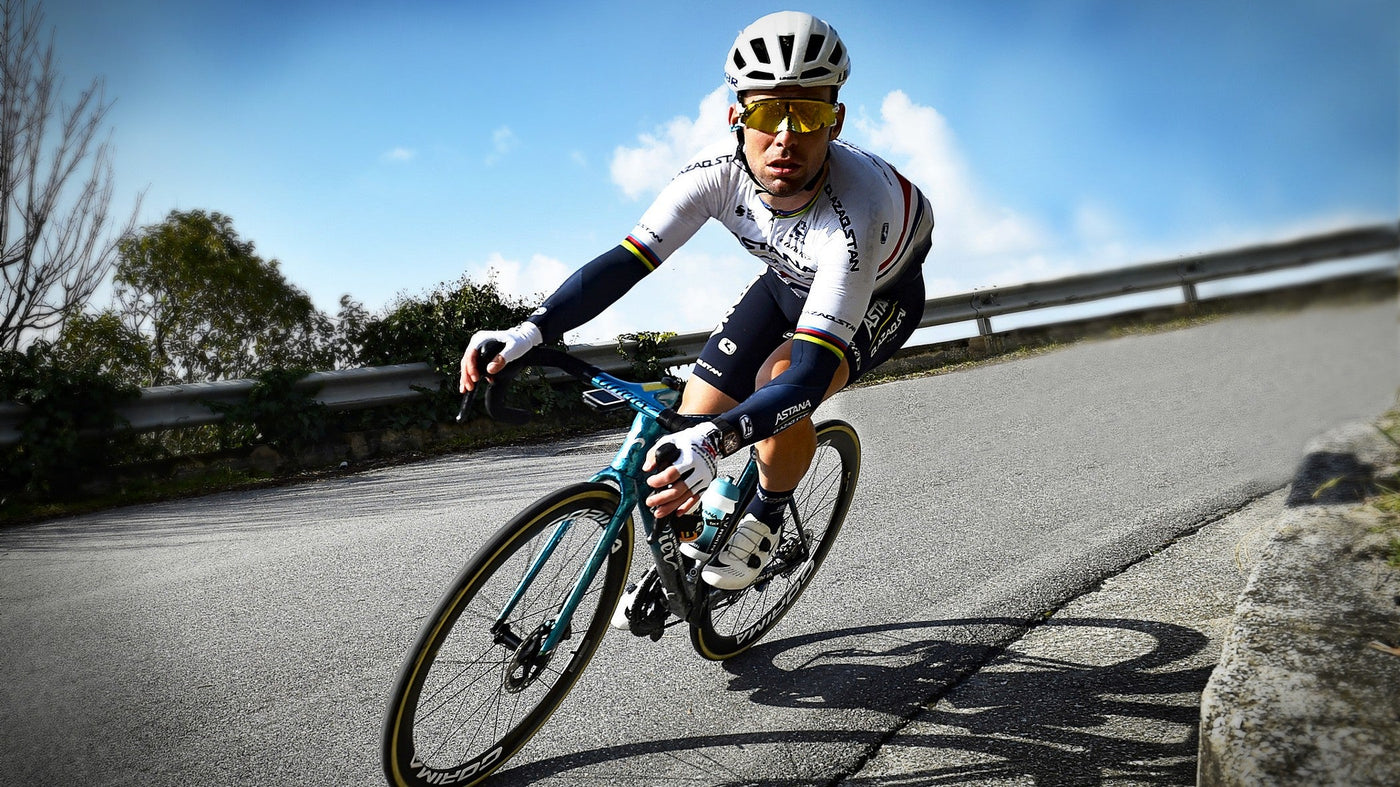 Mark Cavendish wearing Limar Air Atlas aero road cycling helmet